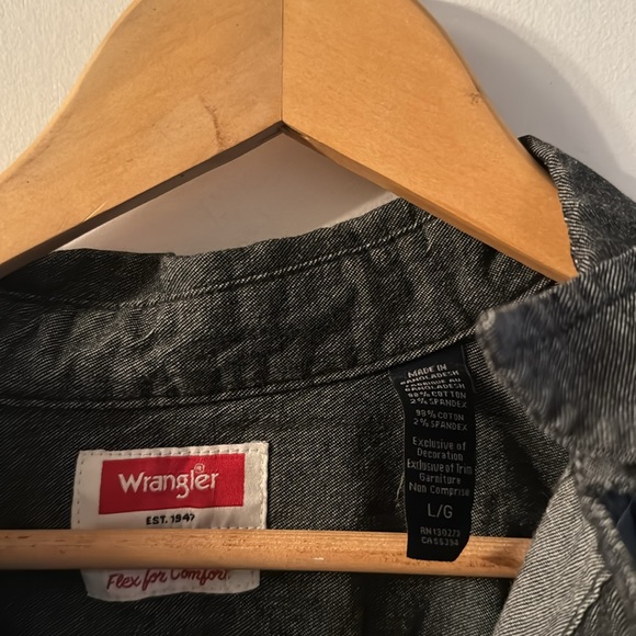 Men’s button down - Picture 2 of 2